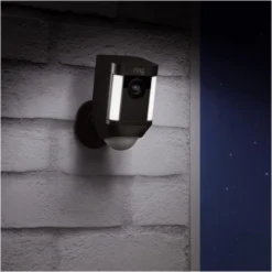 Ring Spotlight Sicherheitskamera (Akku) Schwarz 8 Ring Spotlight Sicherheitskamera (Akku) Schwarz -Smart Home Verkäufe d7e66299 d89f 47b4 bd8c 886dd7206d34 600x600